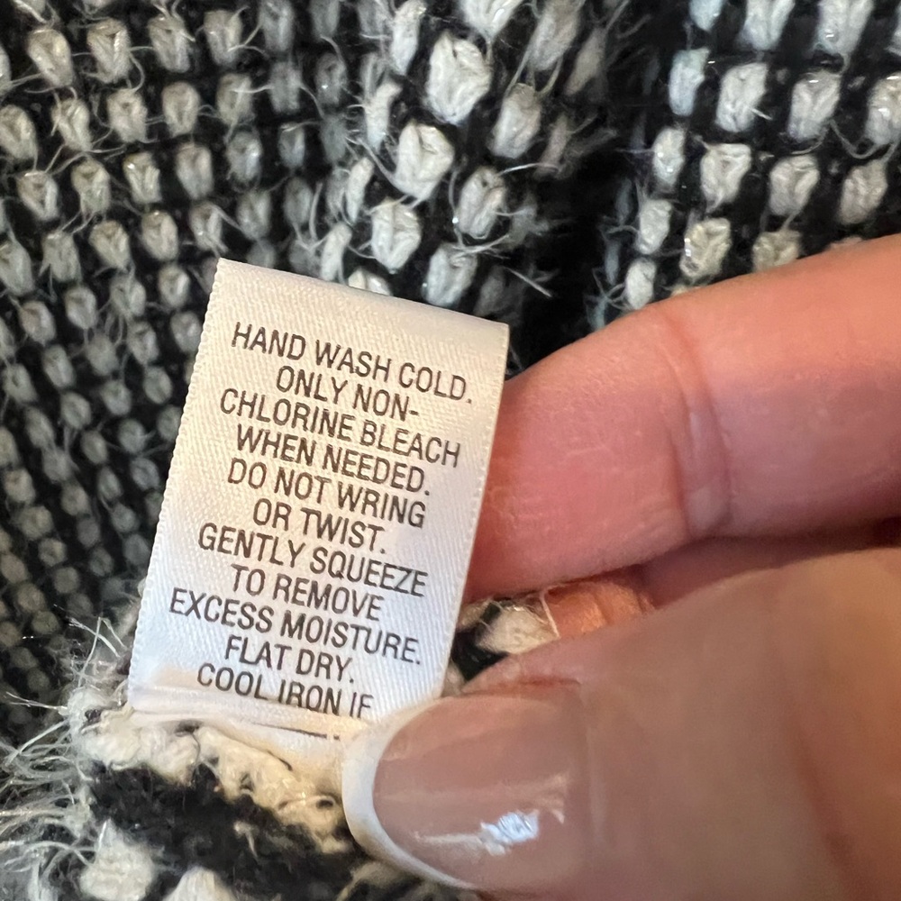 Princess Vera Wang Cardigan Women XL Black White Open Front Fuzzy Metallic Layer - Picture 12 of 14